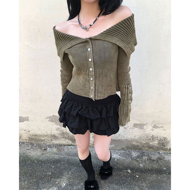 Off-shoulder Button Knit
