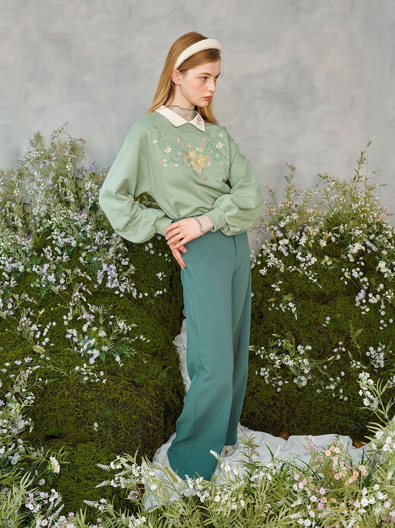 Flower Embroidered Collar Sweatshirt
