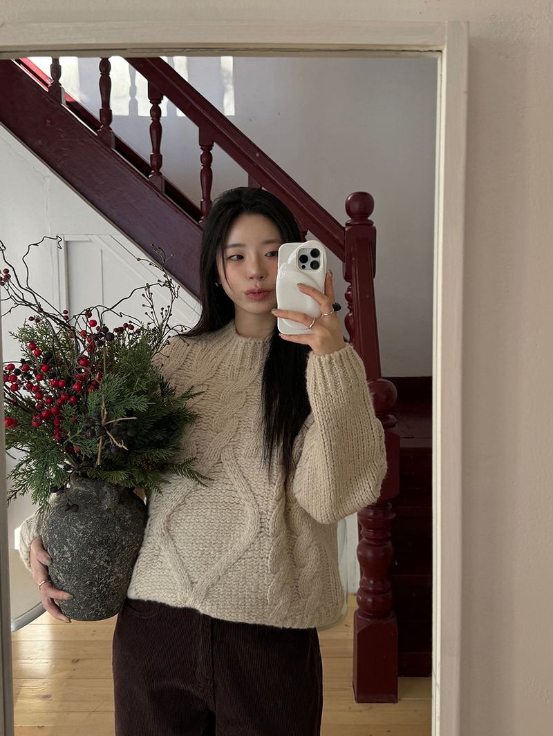 [MADE] MUHR HIGH-NECK CABLE KNIT
