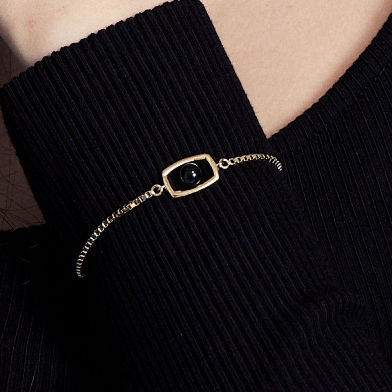 Rectangle UFO Onyx Bracelet (Gold)
