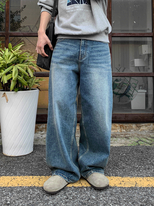 WHAT A LOOK（ワット ア ルック）の「MR Dat long wide Denim（Pants）」