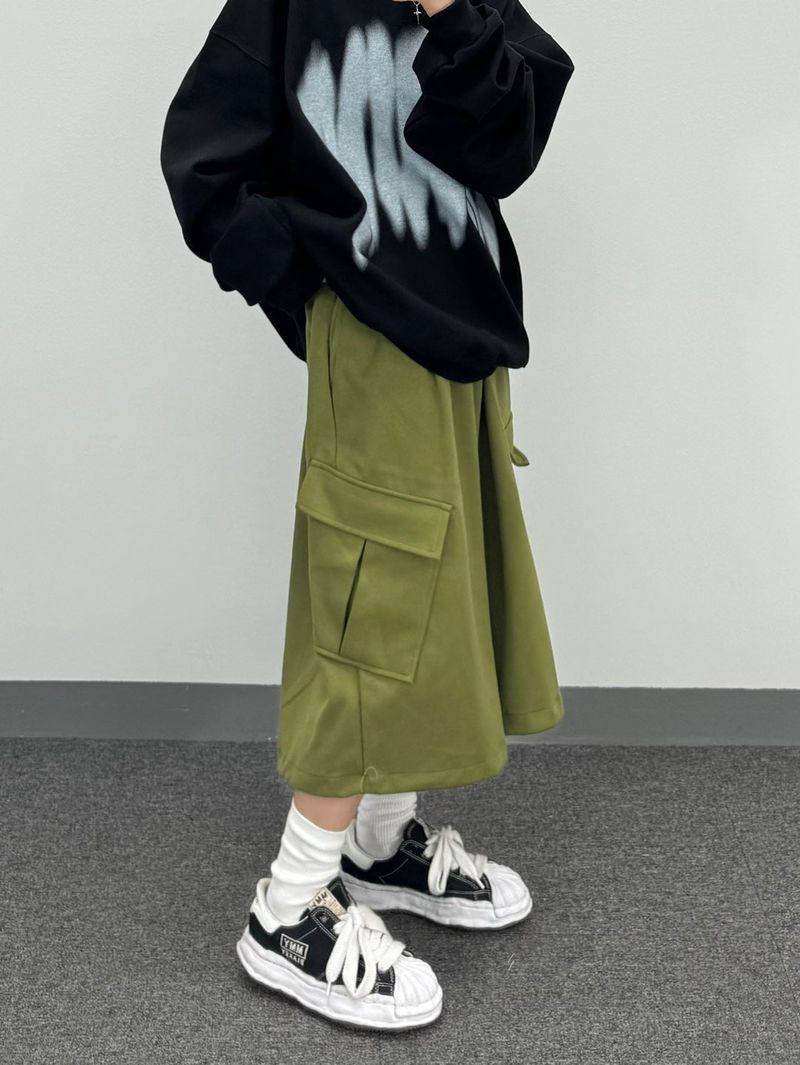 diagonal cargo bermuda pants