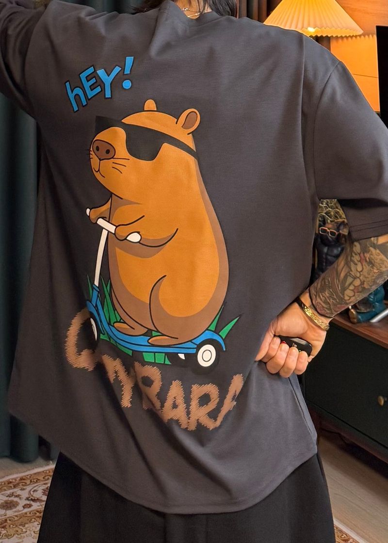 virstyle（ビルスタイル）の「S/S カピバラオーバーサイズクールショートスリーブTシャツ（トップス）」