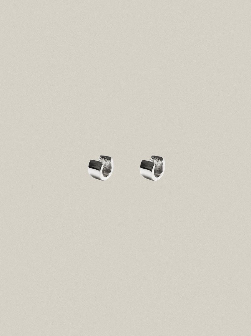 partez(パルテ)の「Mini Flat Huggies Silver(Accessories)」