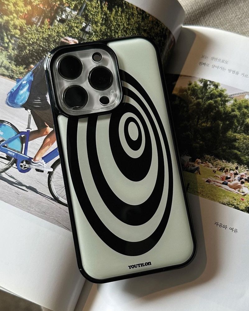 youth on(ユース オン)の「cookies and cream case (white)(Smartphone Accessories)」