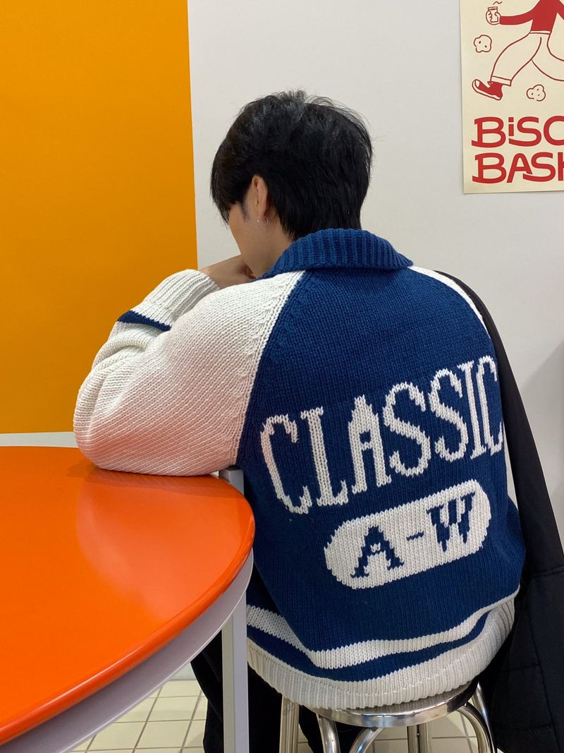 AW クラシックカラニット ジップアップ 2C