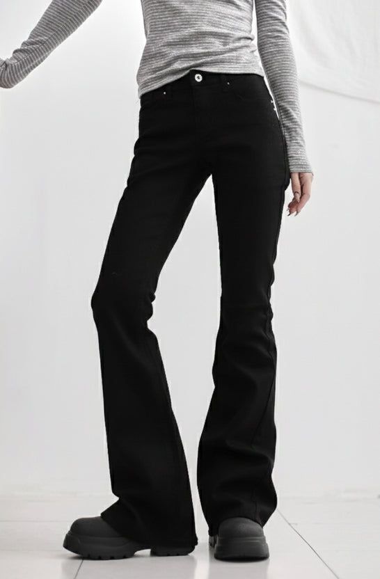 EEUN（イウン）の「Black pin bootcut denim（Tops）」