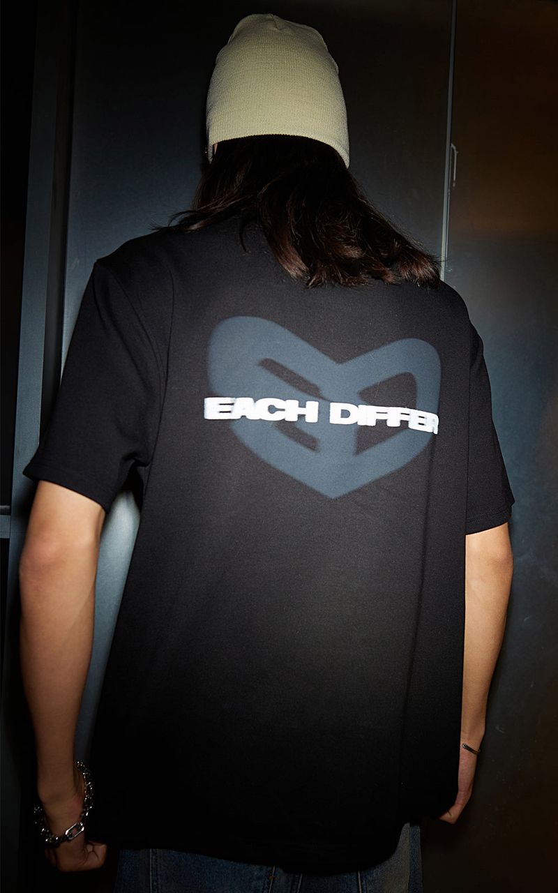BLUR HEART T-SHIRTS_BLACK