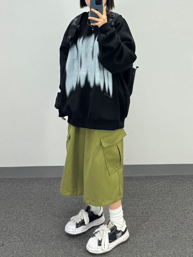 diagonal cargo bermuda pants