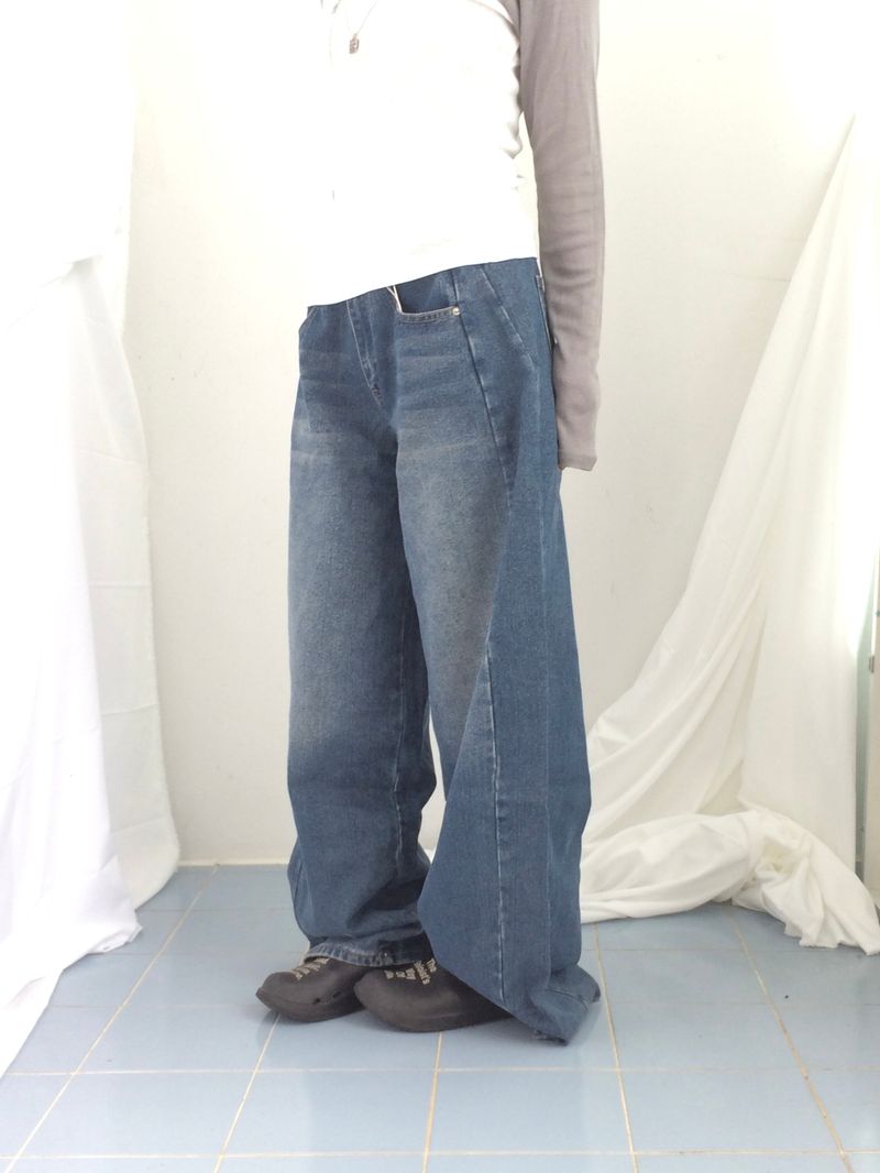Curved incision balloon pants