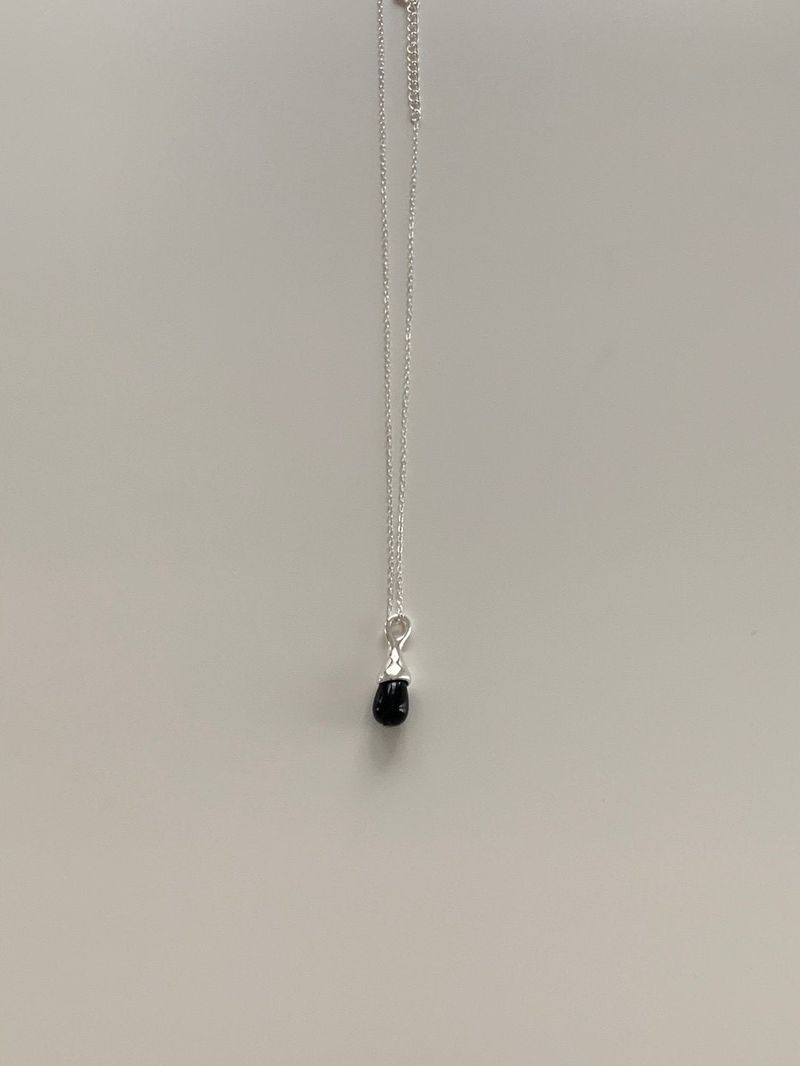Black gemstone drop necklace