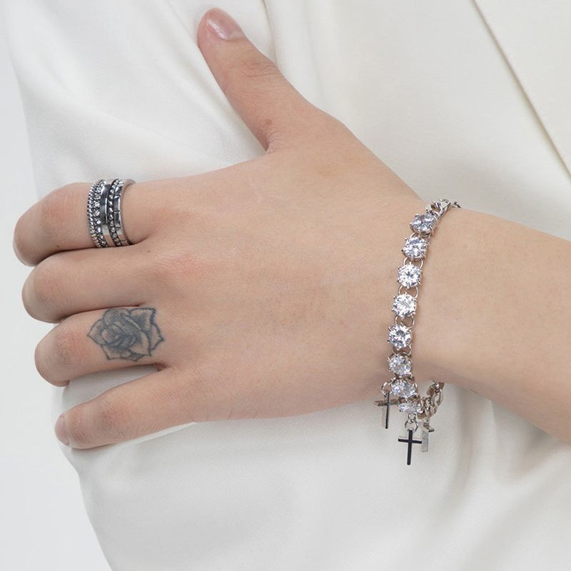 [Wearing Stray Kids] Cross Unbalanced Cubic Chain Bracelet 