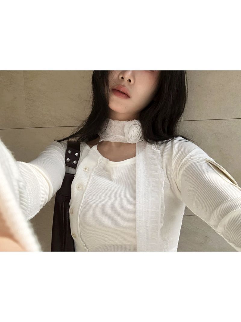 moroi（モロイ）の「Wrinkle flower scarf（Fashion Accessories）」
