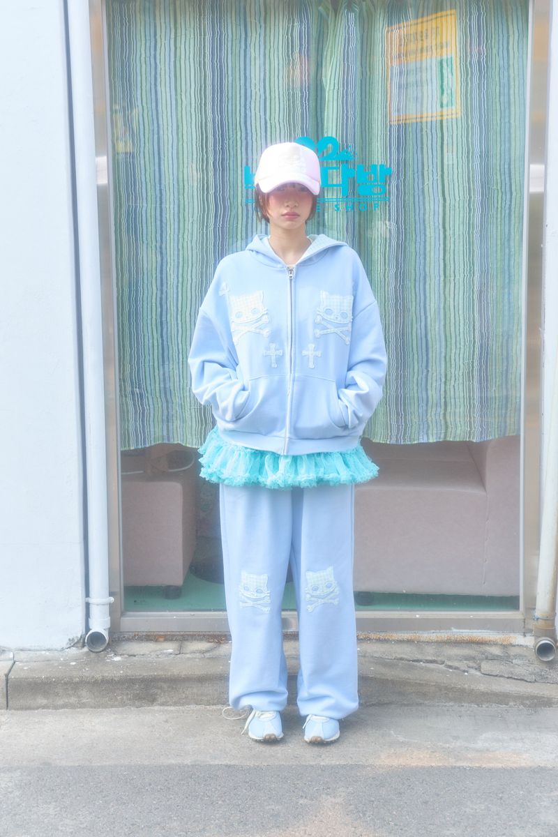 KIRI SKULL PATCH SWEAT PANTS (BLUE)