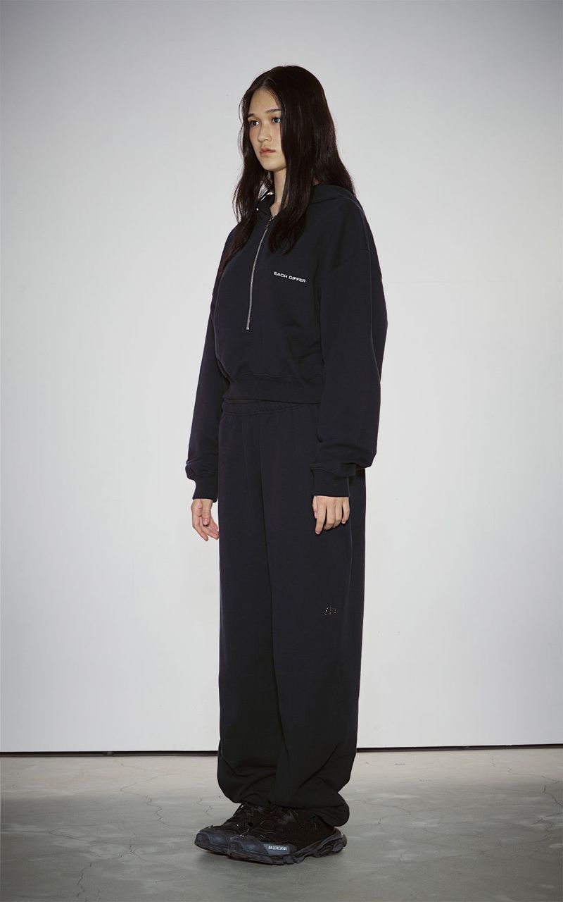 HAIF-ZIP HOODIE (CROP)_NAVY
