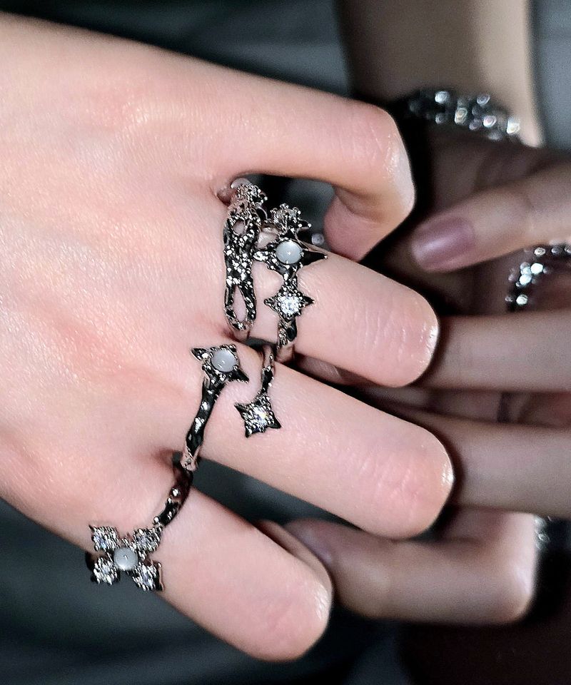 Gray Shooting 3-Star Cubic Open Ring