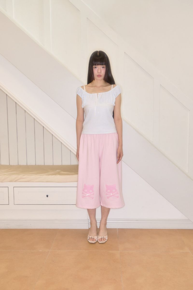 KIRI SKULL PATCH SWEAT BERMUDA SHORTS (PINK)