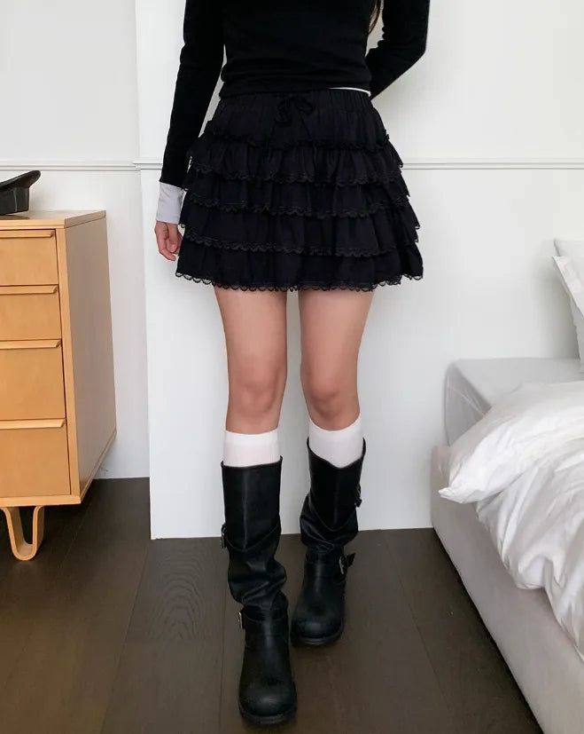 ULAN（ユレン）の「Kivi Lace Frill Tiered Mini Skirt（Pants）」