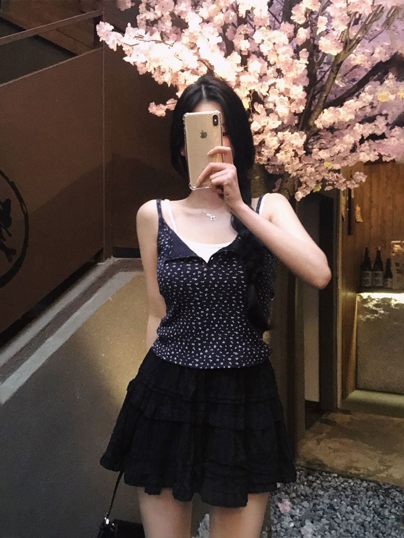 [BELLIDE MADE] FLOWER BUTTON LAYERED CAMISOLE