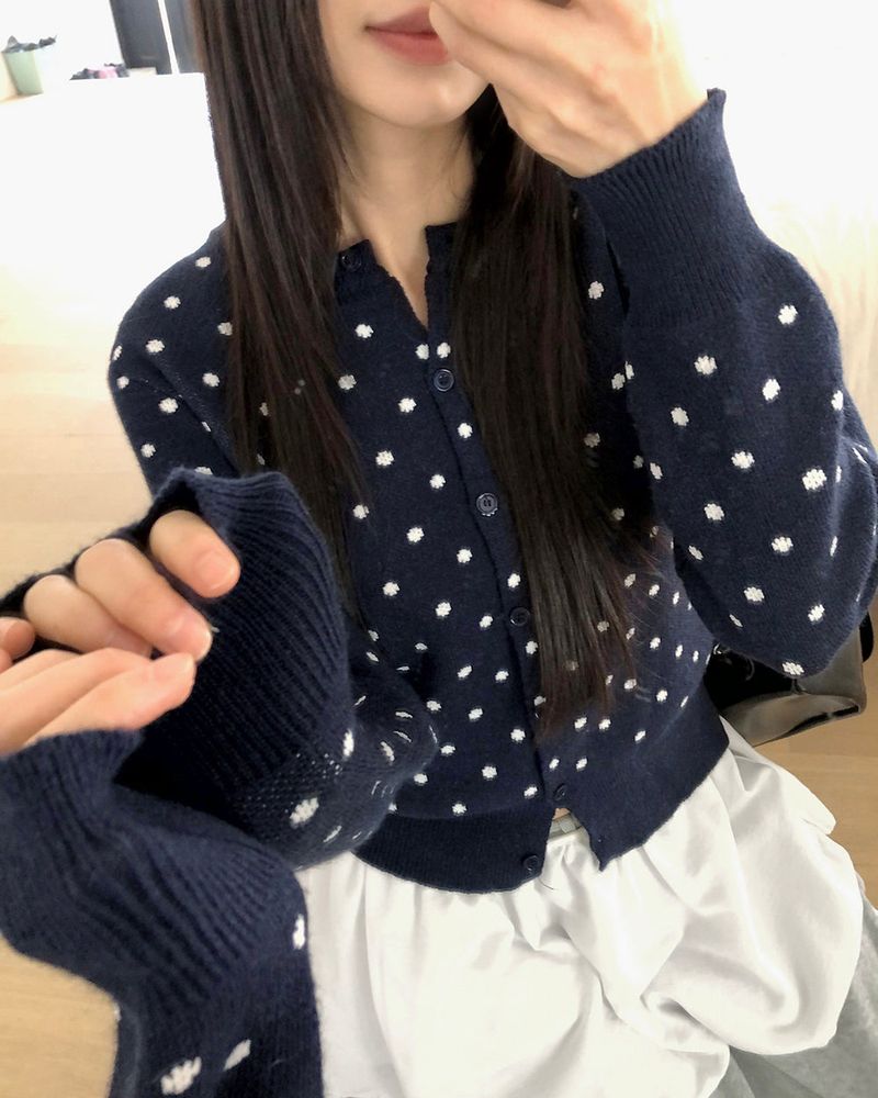 WONDER WONDER（ワンダーワンダー）の「Honi Round-Neck Dot Knit Cardigan（Jackets/Outerwear）」