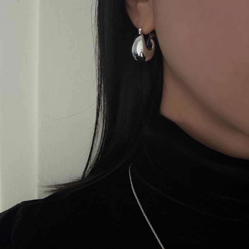 MOSXE（モスクス）の「[925silver] ボリュームポーチピアス（アクセサリー）」