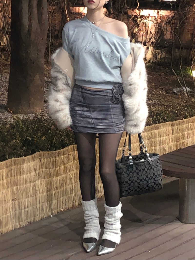 Gray Cubic Crop Sweatshirt