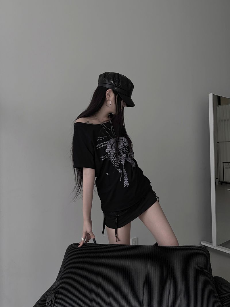 horse graphic off T
