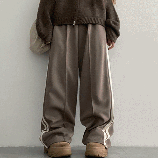hijjoo（ハイチュー）の「ハチュ ドットームズ トラック ワイド バンドパンツ（パンツ）」