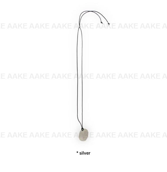 COMB PENDANT NECKLACE