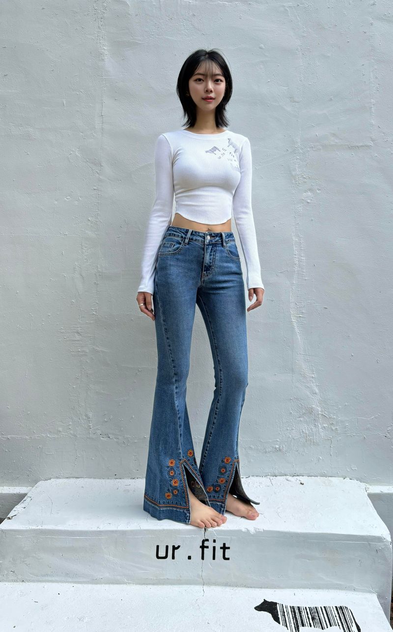 EMBROIDERED SPANDEX BOOTCUT DENIM PANTS code 18303