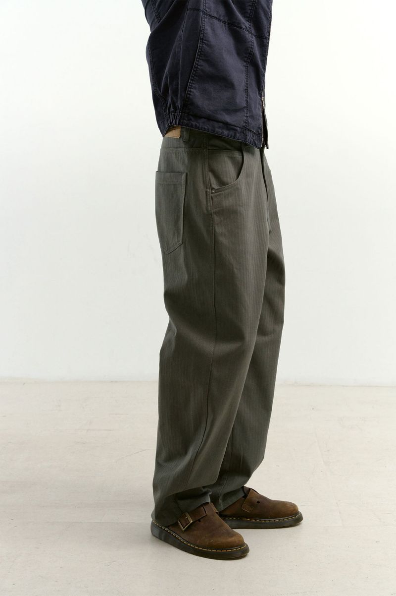 Semi Curved Herringbone Twill Pants (Khaki)