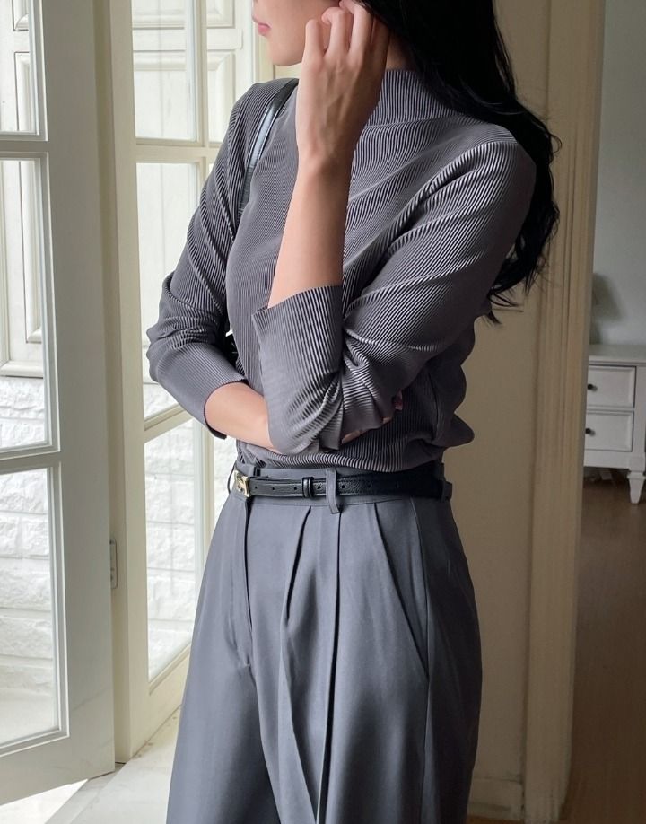 Serr Half-Neck Pleat Tee-Blouse (Strap Set)