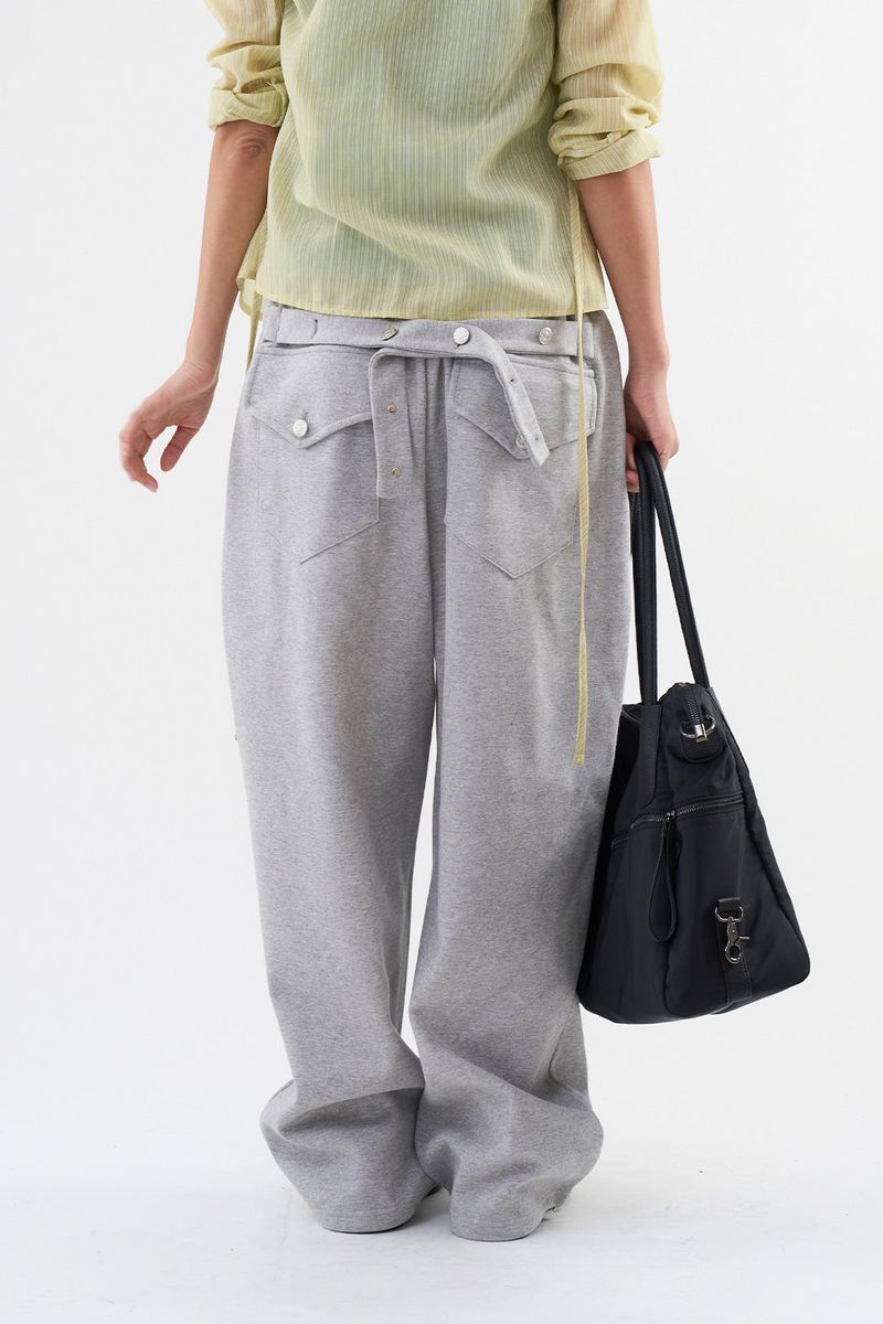 Cinch back strap sweatpants