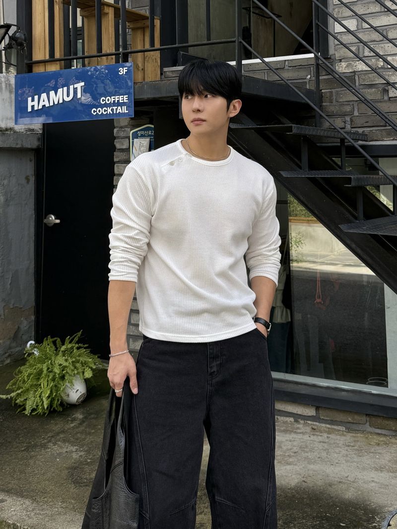 Waffle diagonal button crop long-sleeve t-shirt