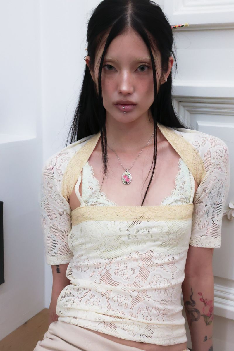 [香] Pink Lily Necklace