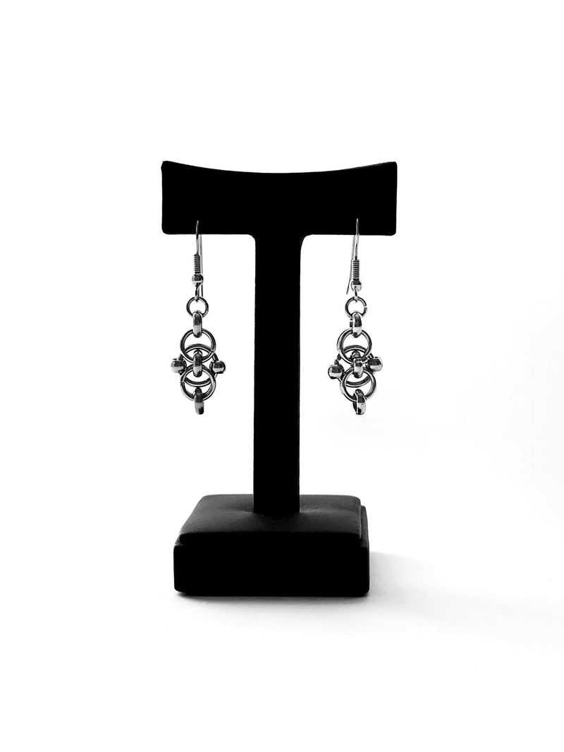 BUZZERBE（ブザービー）の「Majesty Drop Earring（Accessories）」