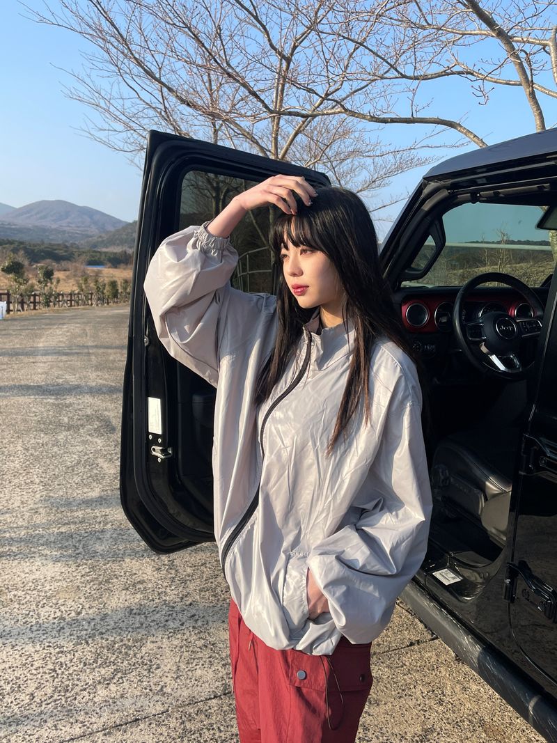 lustrous windbreaker jacket