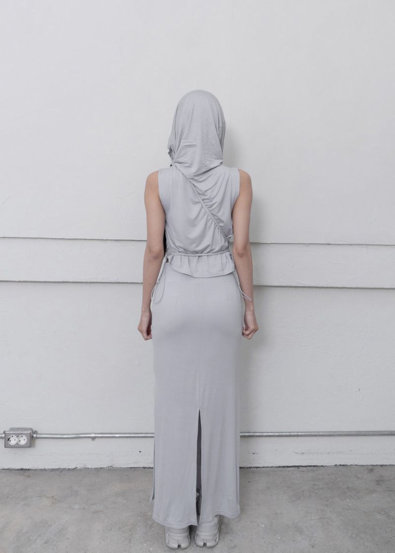 HOOD SLEEVELESS GREY