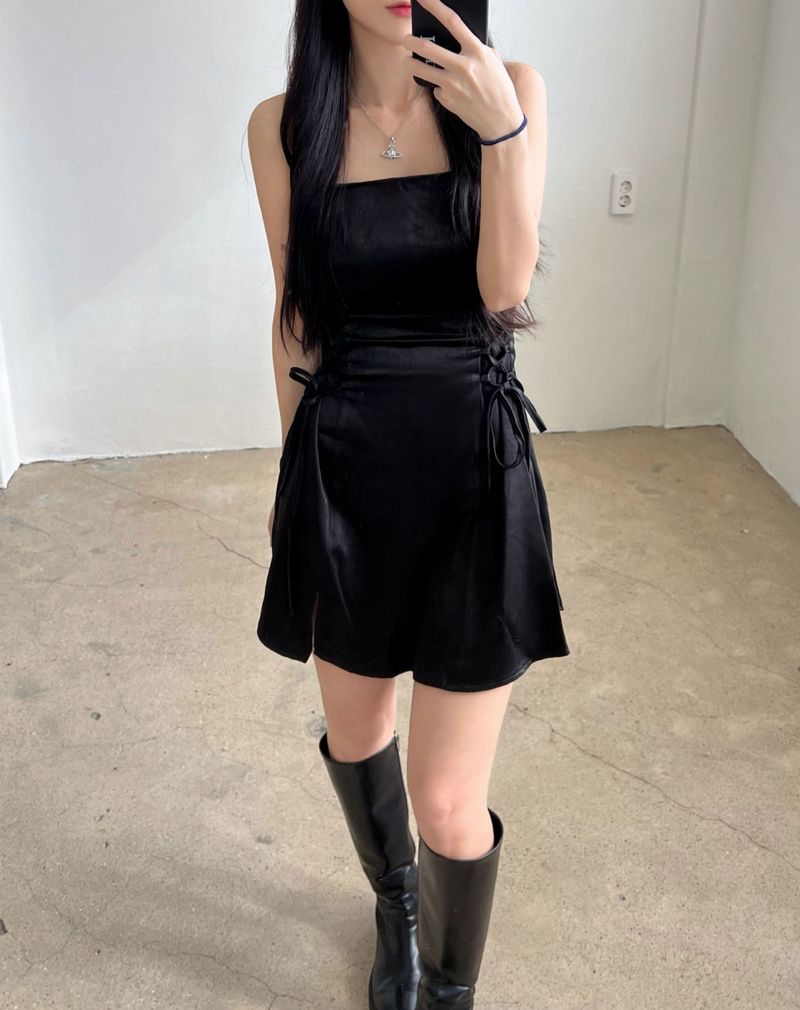 Kitten（キッテン）の「Miyu Silky Eyelet dress (2 color)（Dresses）」