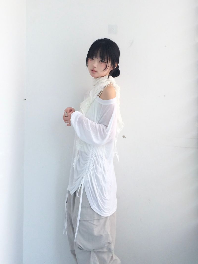 soft lace sleeveless shirt