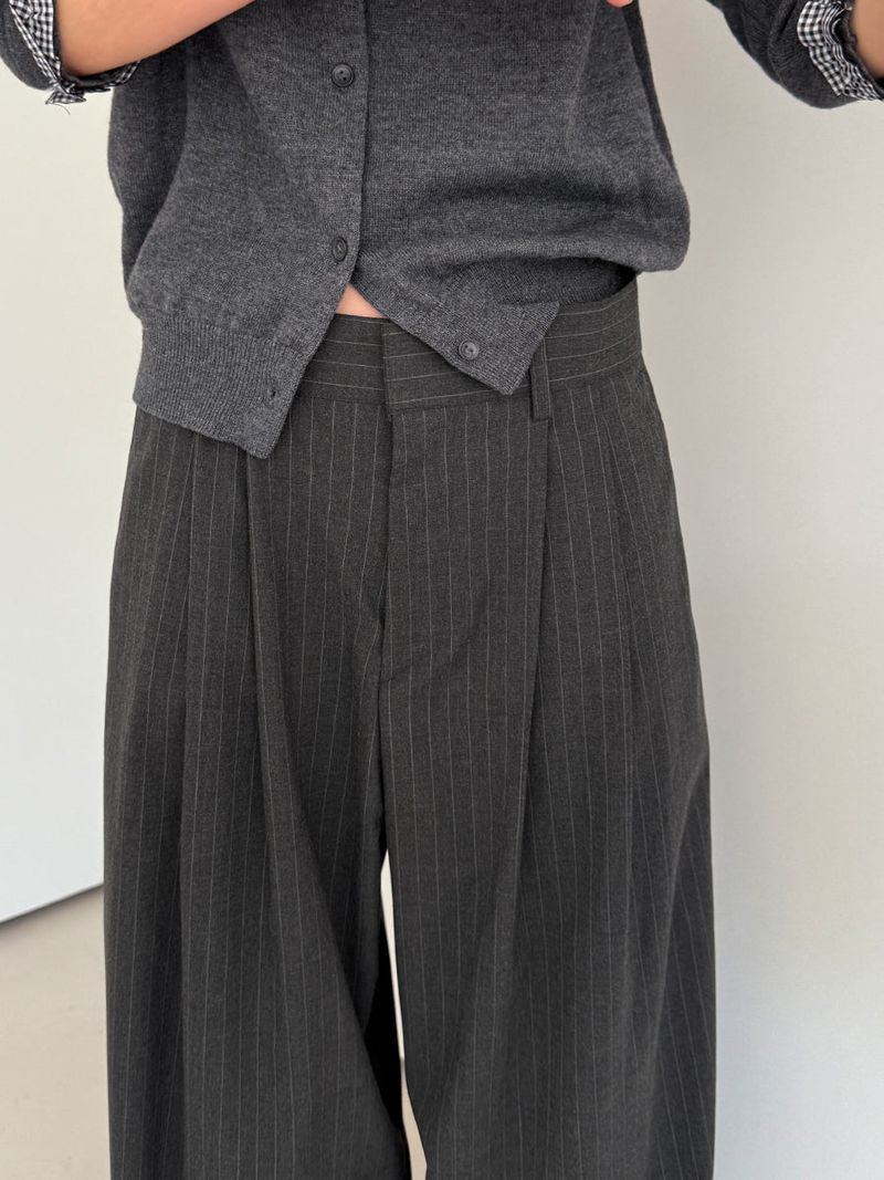 classic two tuck slacks