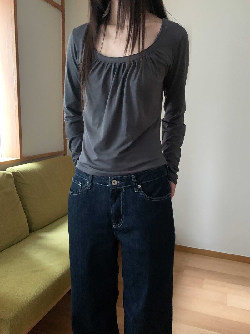 Shirred U-neck Tee