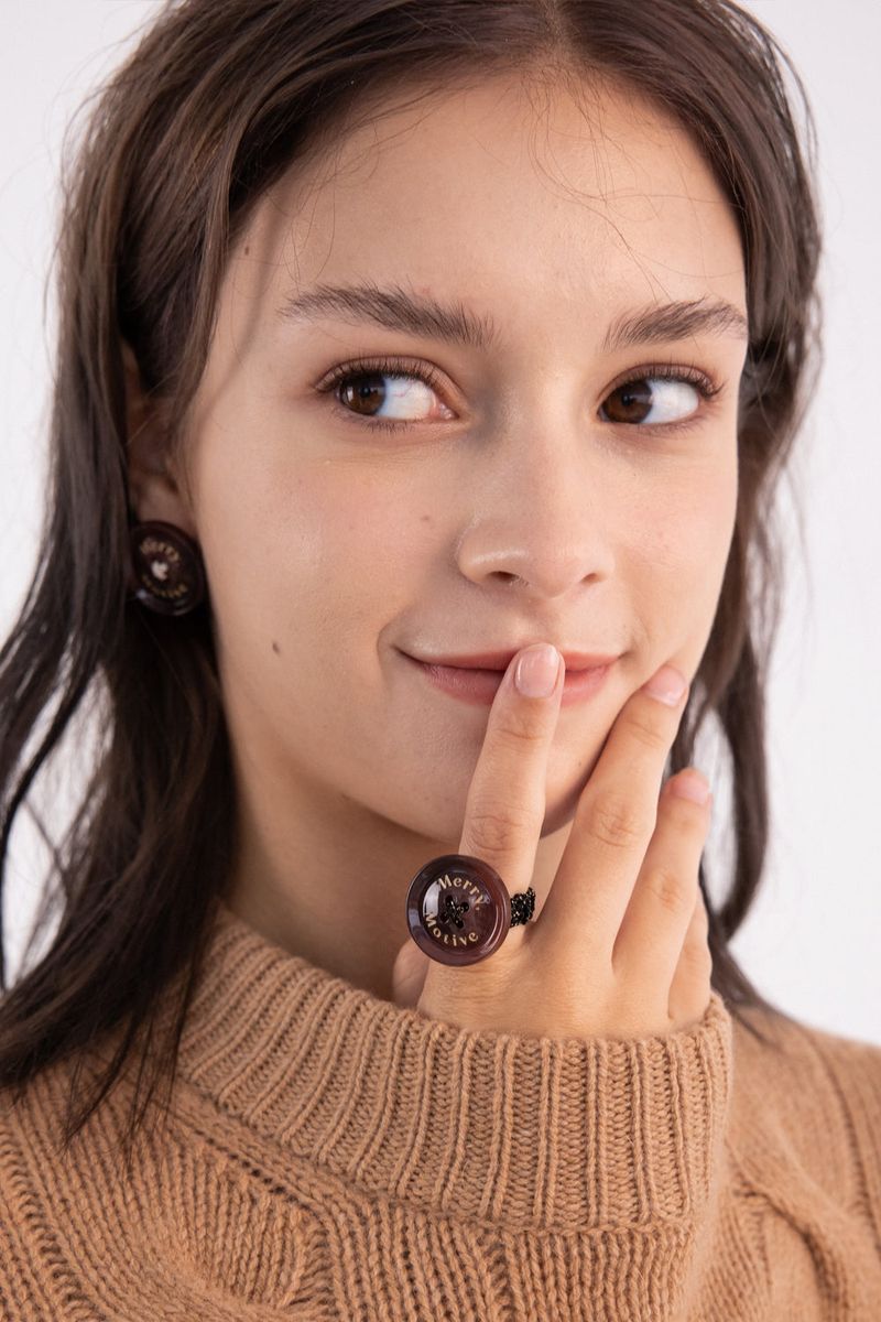 Merry,Motive signature button with knit ring (Wine)