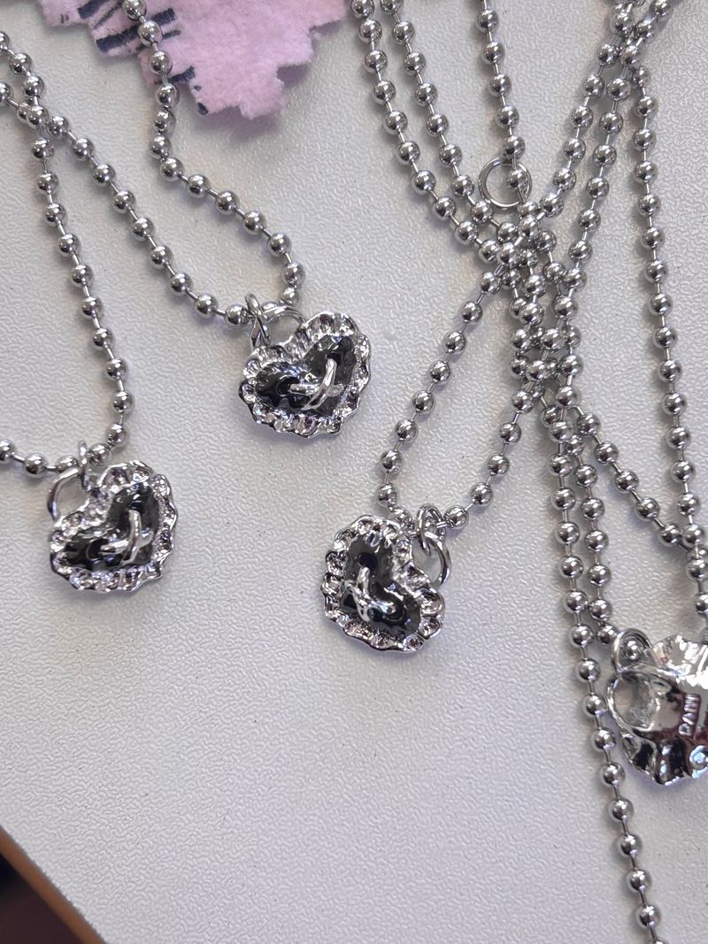 Kuro Lace Necklace