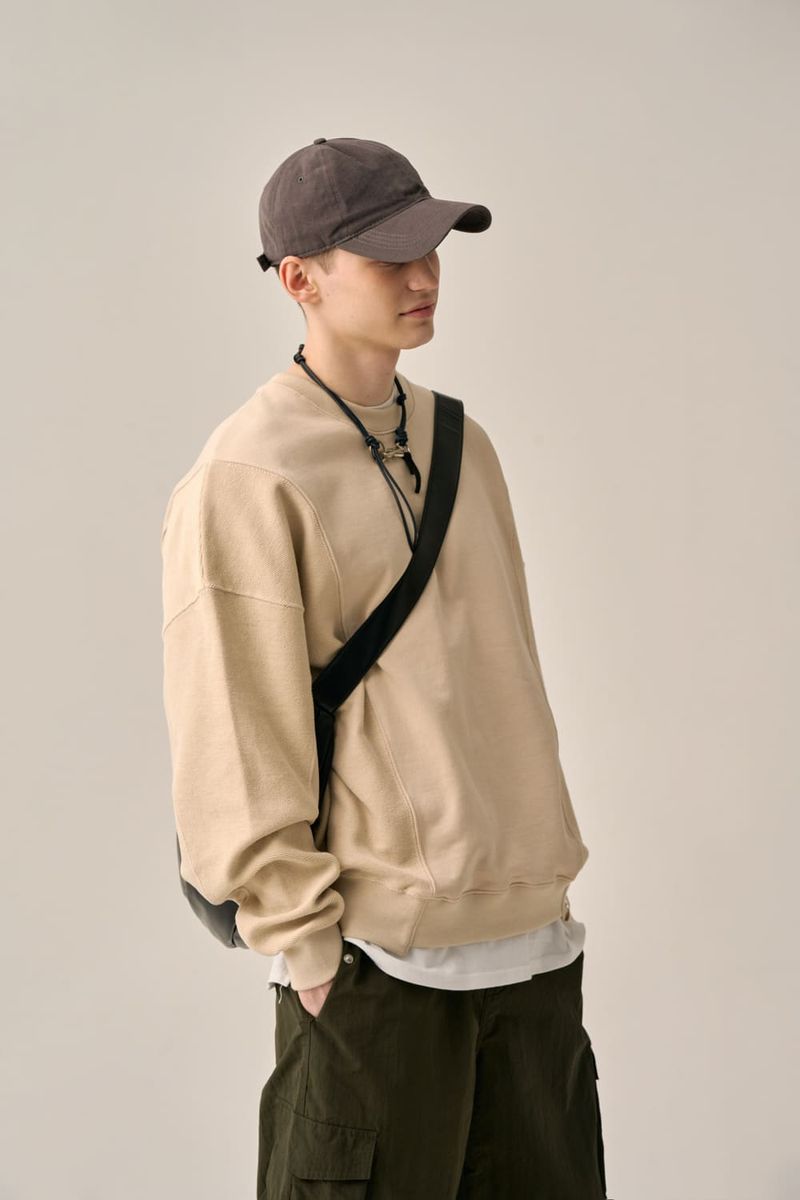 REVERSE PATTERN SWEATSHIRT-BEIGE