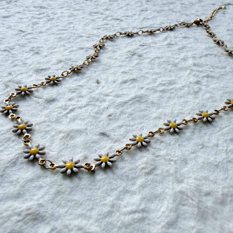 Daisy Chain Necklace