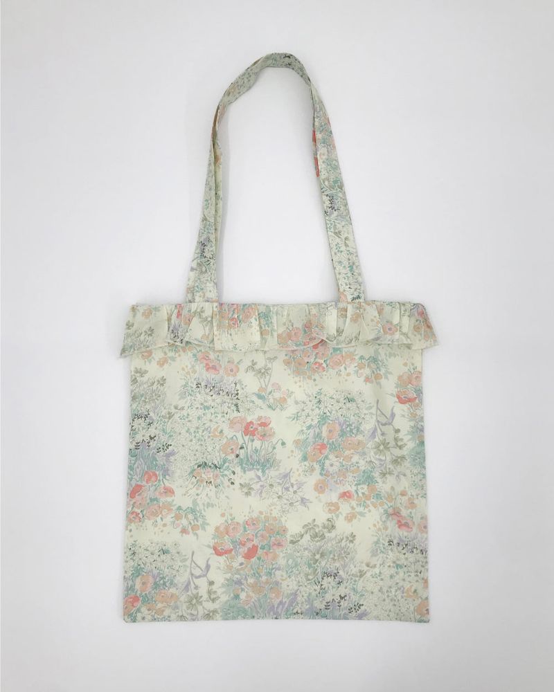 Flor Frill Shoulder Bag  (1color)