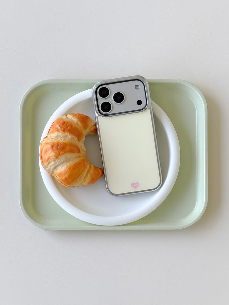 ABOE（アビオエ）の「[Magsafe] BUTTER CREAM Silver Glass Bumper Case（Smartphone Accessories）」