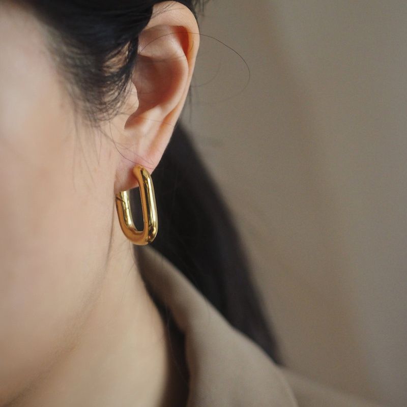 éclater（エクラテ）の「Avery Bold Hoop Earrings（Accessories）」