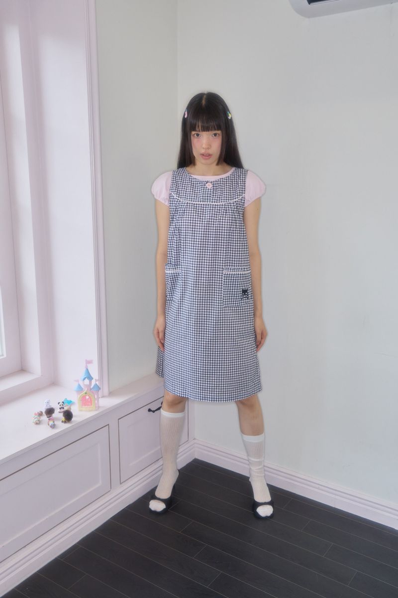 SHAKIRI（シャキリ）の「ONE BUTTON GINGHAM CHECK DRESS (BLACK)（Dresses）」